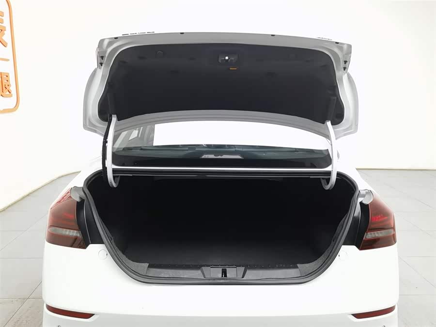 GEELY Emgrand 2021 car image #17