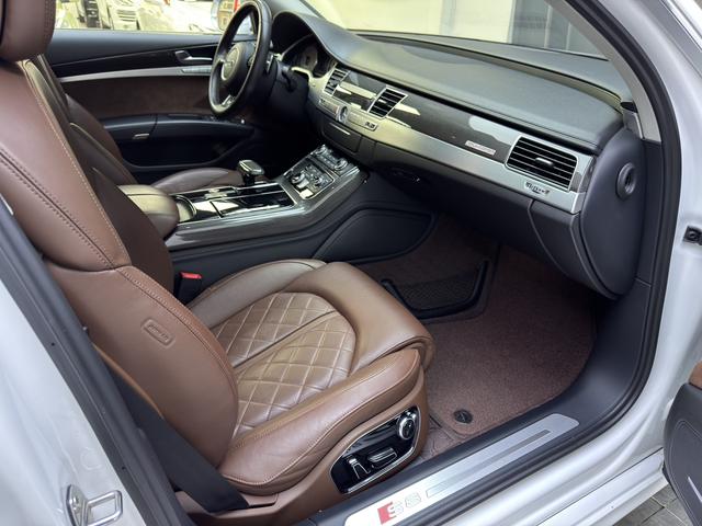 Audi S8 2014 immagine di auto #17