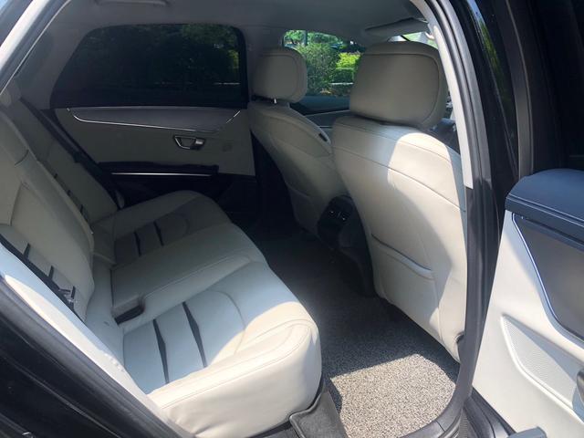 BYD e9 2021 car image #17