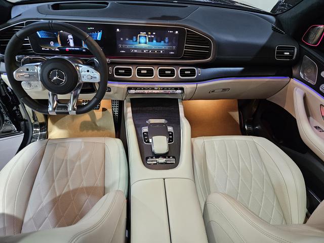Mercedes-Benz GLS AMG 2023 car image #17