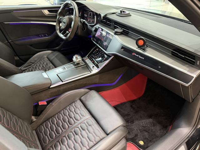 Audi RS 6 2021 car image #17