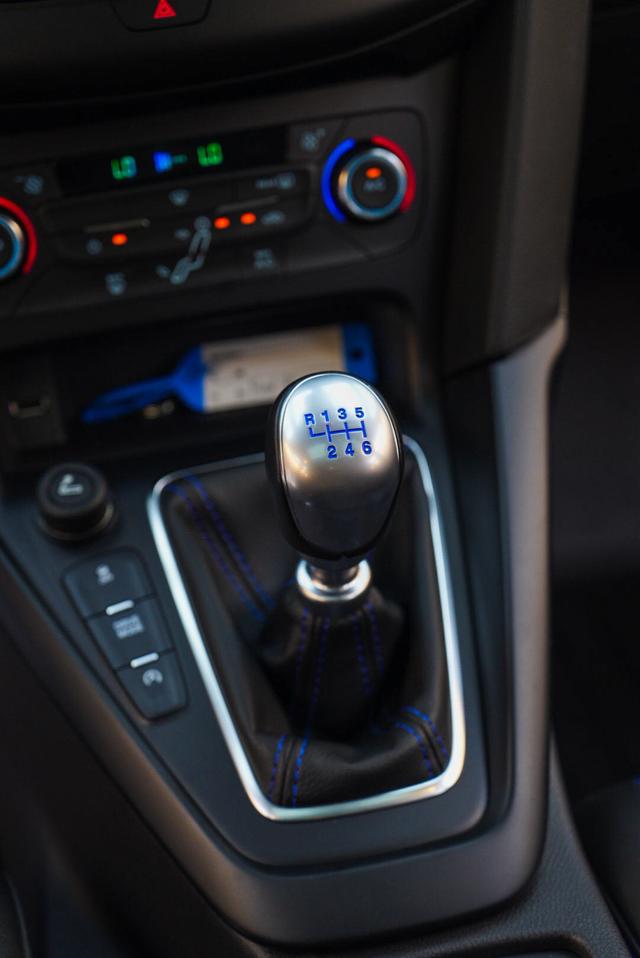 Ford Focus (Imported) 2018 car image #17