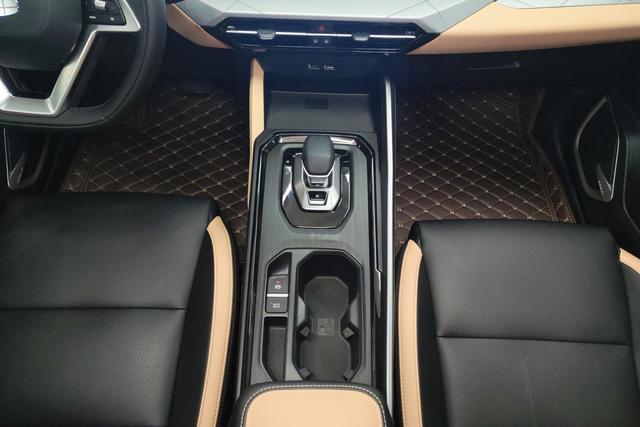 GEELY OkavangoPRO 2024 #17 GEELY OkavangoPRO 2024 car image #17