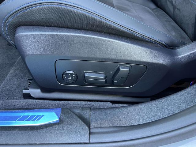 BMW 2 Series 2025 car image #17