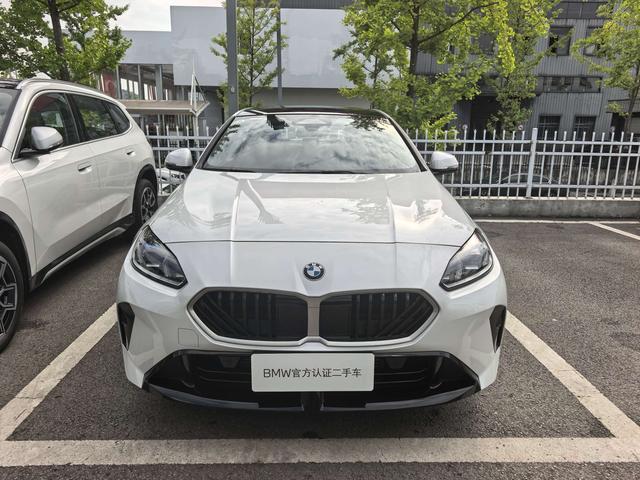 BMW 2 Series 2025 #17 BMW 2 Series 2025 car image #17