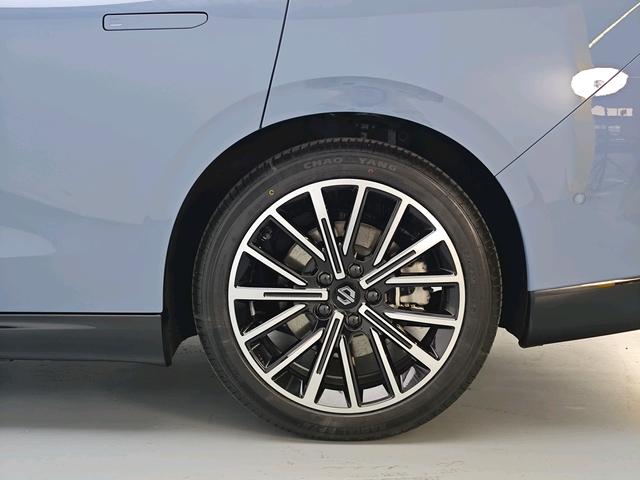 零跑汽车 零跑B01 2025 汽车图片 #17