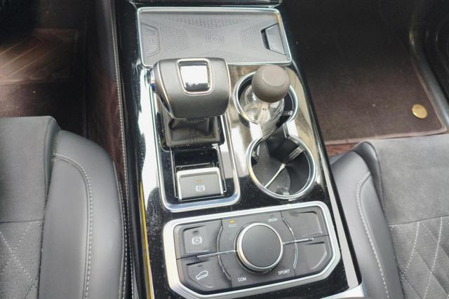 HongQi HS7 2022 #17 HongQi HS7 2022 car image #17