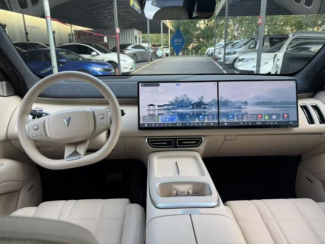 Deepal S09 2025 #17 Deepal S09 2025 car image #17