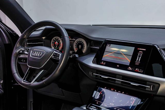 Audi Q6 2024 immagine di auto #17