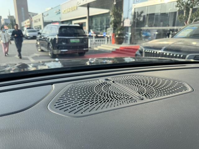 HongQi HS7 PHEV 2024 #17 HongQi HS7 PHEV 2024 car image #17