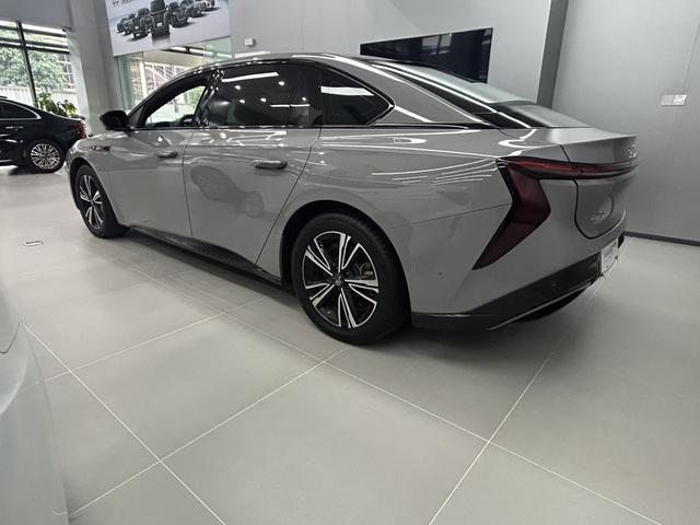 HongQi EH7 2024 car image #17