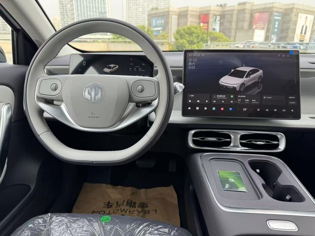 零跑汽车 零跑B01 汽车图片 #17