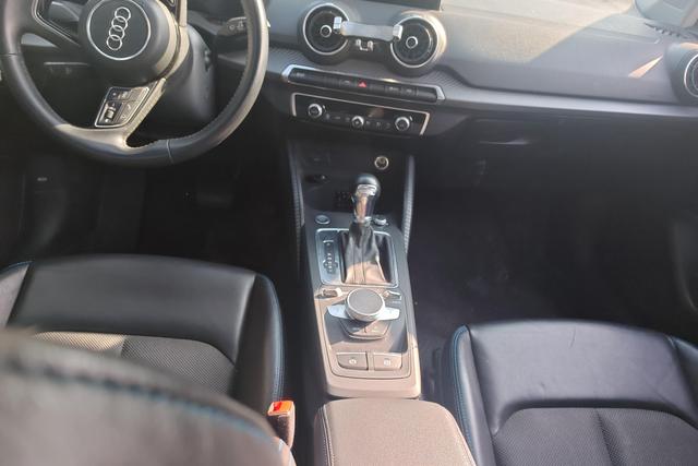 Audi Q2L e-tron 2020 imagen de coche #17