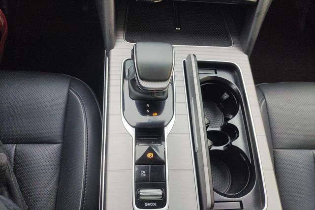 HongQi HS7 PHEV 2024 #17 HongQi HS7 PHEV 2024 car image #17