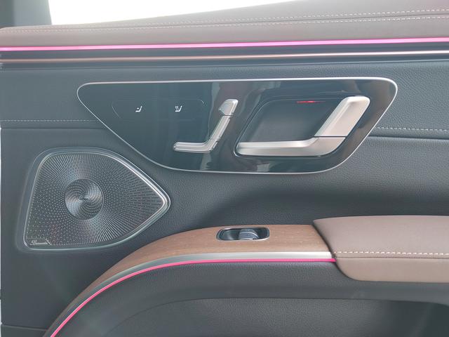 Mercedes-Benz EQS SUV 2025 #17 Mercedes-Benz EQS SUV 2025 car image #17