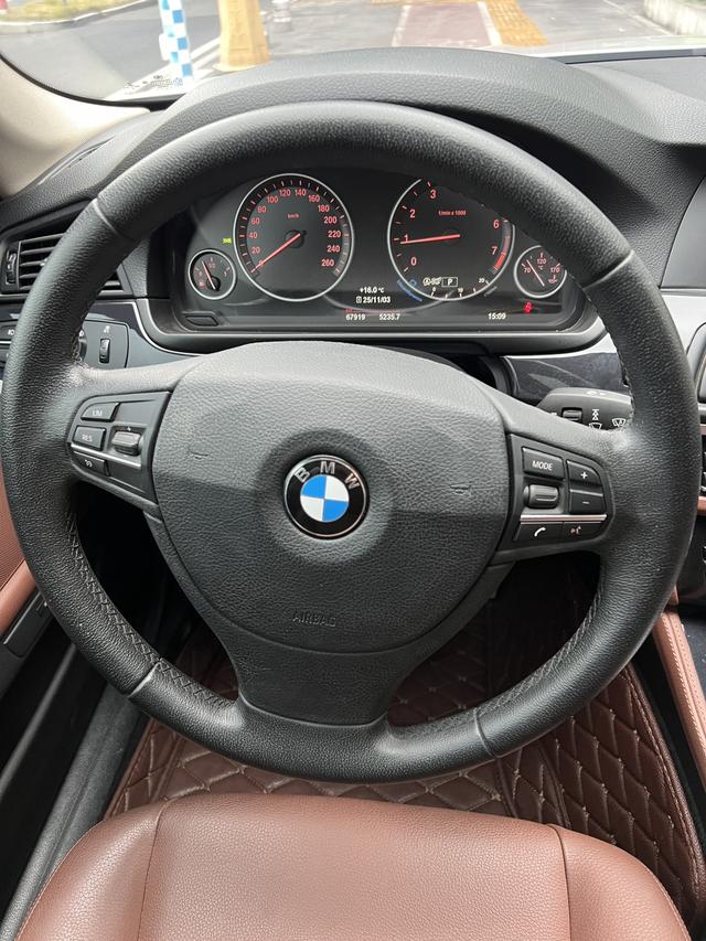 BMW 5 Series (Imported) 2016 #17 BMW 5 Series (Imported) 2016 imagem de carro #17