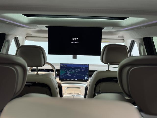 Xpeng X9 2024 immagine di auto #17