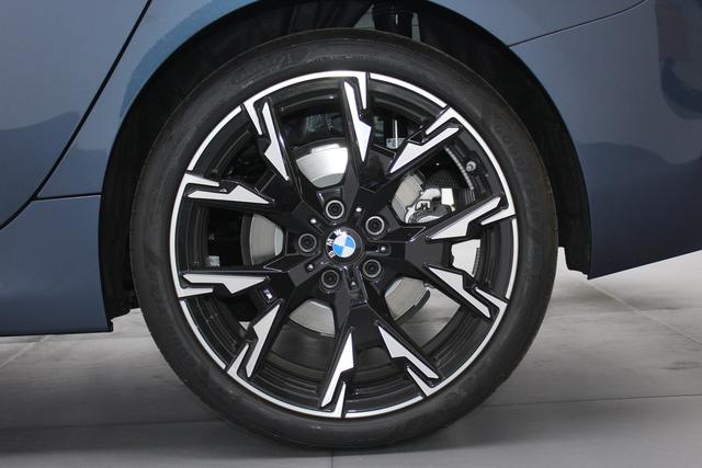 BMW 2 Series 2025 #17 BMW 2 Series 2025 car image #17