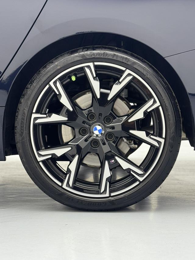 BMW 2 Series 2025 car image #17