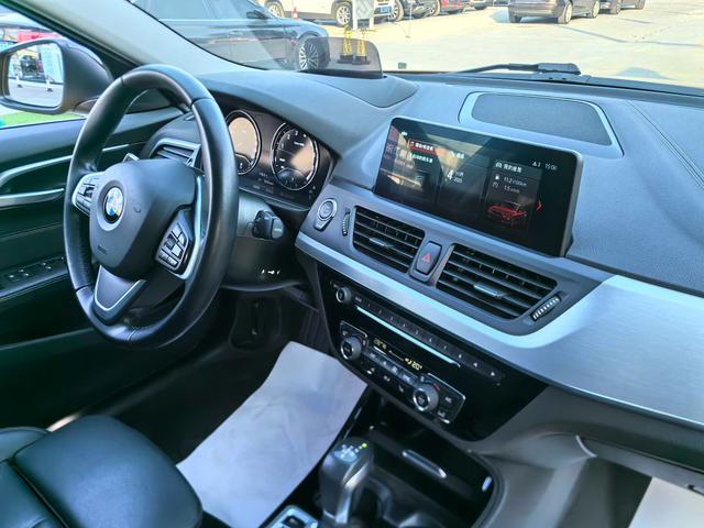 BMW 1 Series 2018 صورة سيارة #17