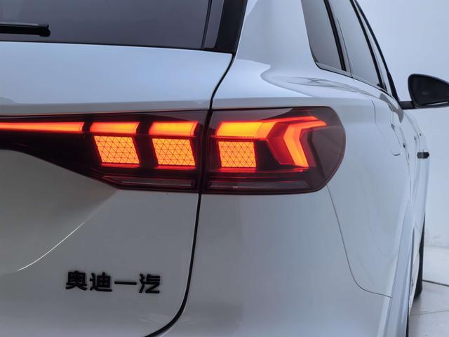 Audi Q6L Sportback e-tron 2025 #17 Audi Q6L Sportback e-tron 2025 car image #17