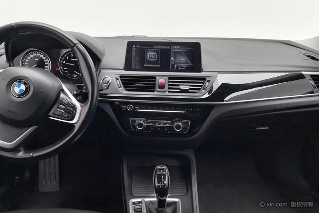 BMW 1 Series 2019 car image #17