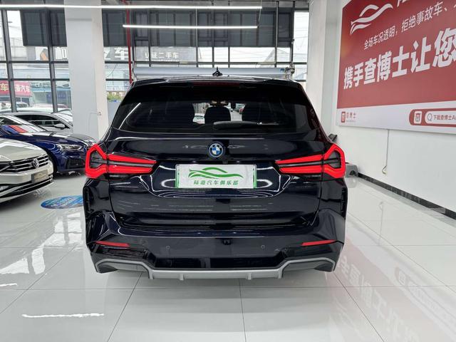 BMW iX3 2022 car image #17