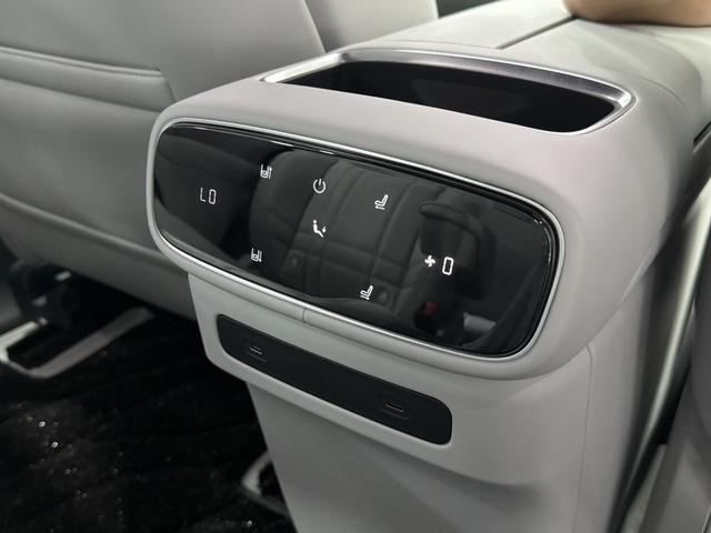 Deepal S09 2025 #17 Deepal S09 2025 car image #17