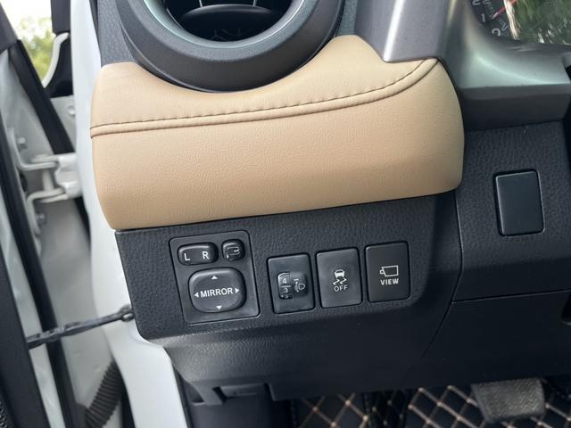 Toyota RAV4 Hybird E+ 2016 car image #17