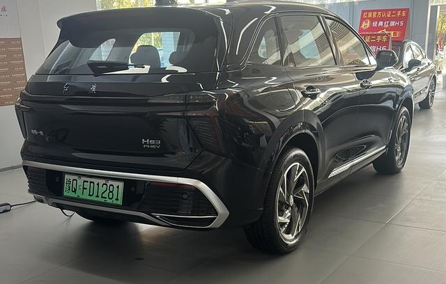 HongQi HS3 PHEV 2025 #17 HongQi HS3 PHEV 2025 car image #17