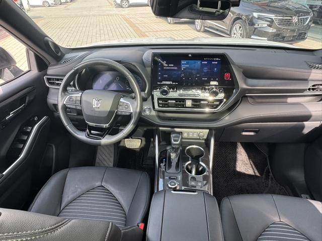 Toyota Crown Kluger 2023 car image #17