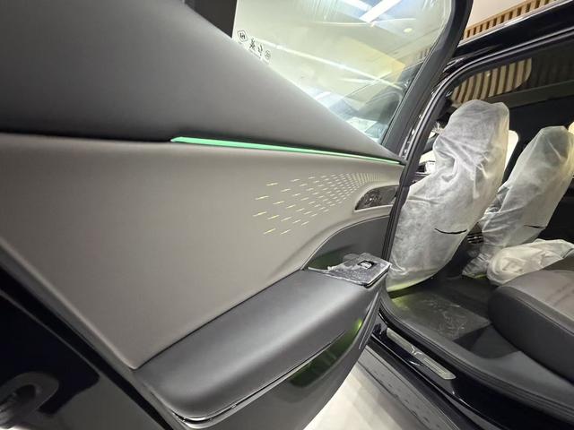 HongQi EH7 2024 car image #17