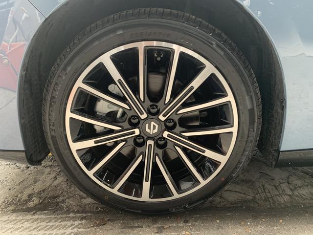 零跑汽车 零跑B01 2025 汽车图片 #17