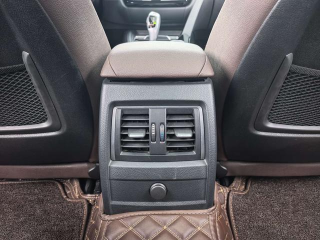 BMW iX M60 2019 immagine di auto #17