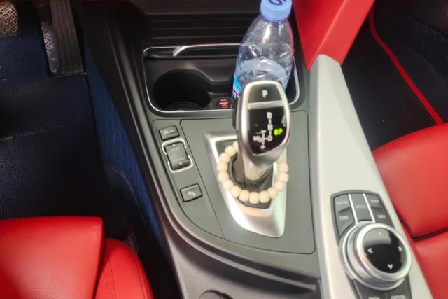 BMW i5 M60 2017 #17 BMW i5 M60 2017 car image #17