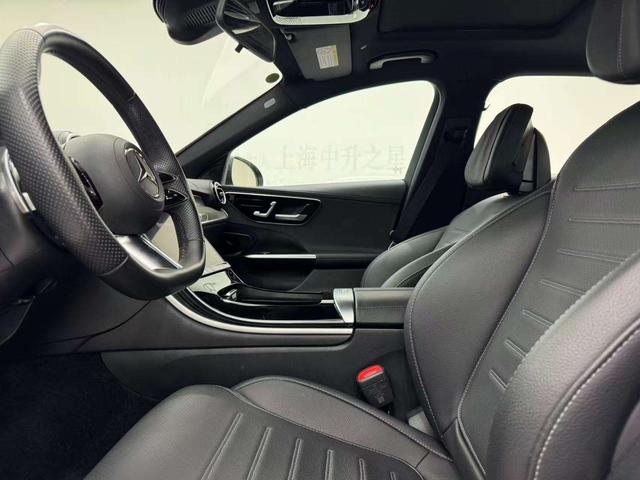 Mercedes-Benz R Class 2023 car image #17