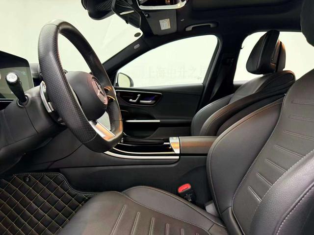 Mercedes-Benz R Class 2023 car image #17