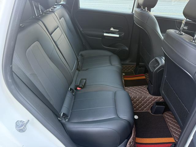 Mercedes-Benz B Class 2020 immagine di auto #17