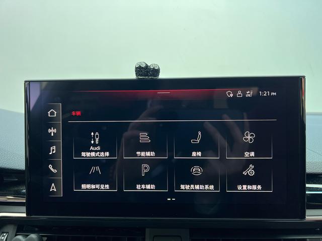 Audi S4 2023 car image #17