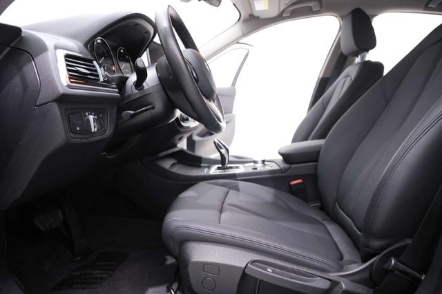 BMW 1 Series 2022 #17 BMW 1 Series 2022 car image #17