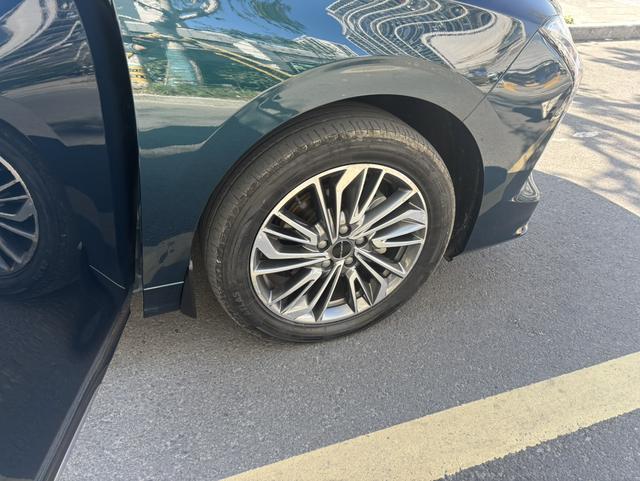 Forthing Yacht 2023 #17 Forthing Yacht 2023 car image #17