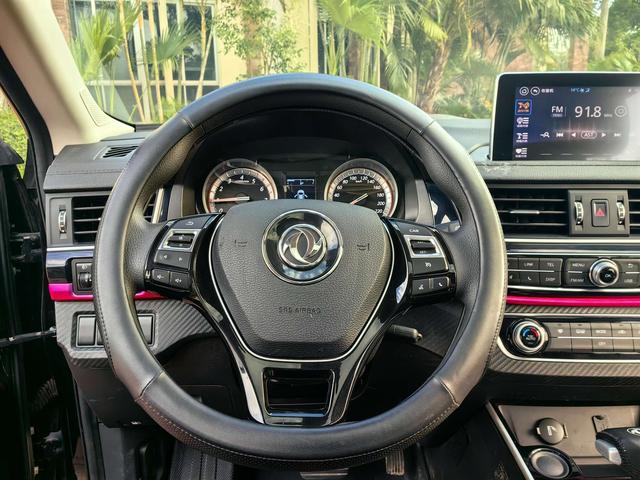 Forthing JOYEAR X5 2018 #17 Forthing JOYEAR X5 2018 car image #17