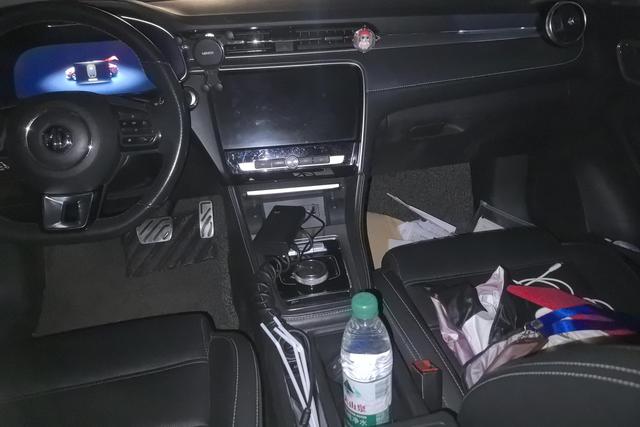 MG 6 New Energy 2018 car image #17