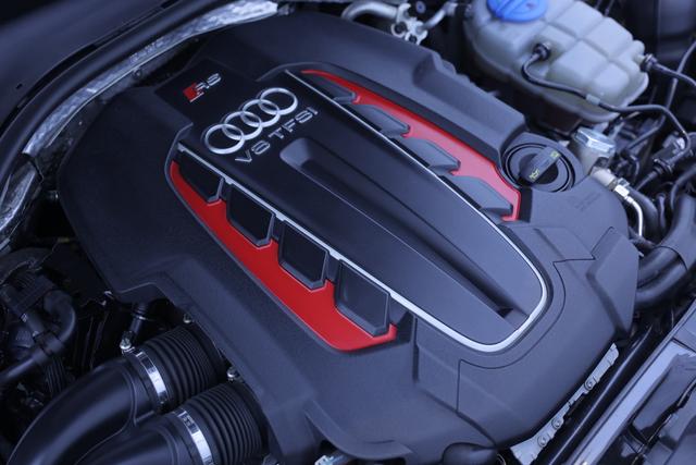 Audi RS 6 2016 صورة سيارة #17