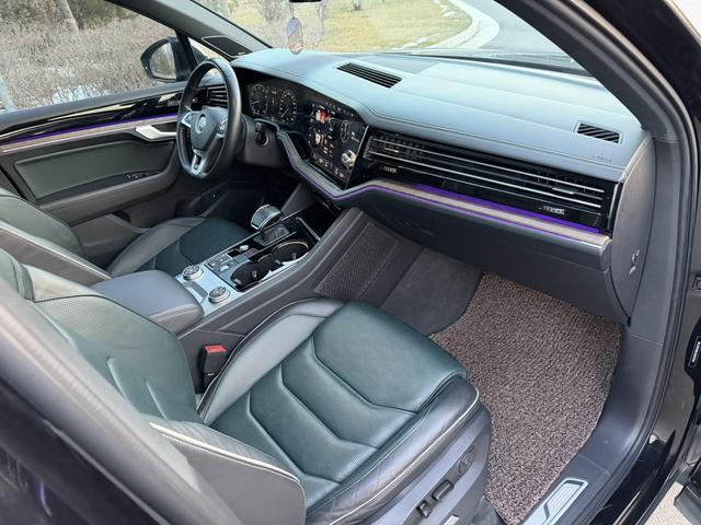 Volkswagen Touareg 2018 car image #17