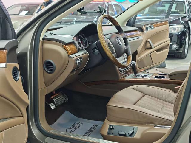 Volkswagen Pheaton 2011 immagine di auto #17