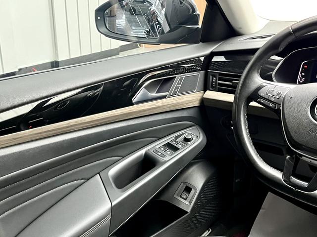 Volkswagen Passat 2020 car image #17