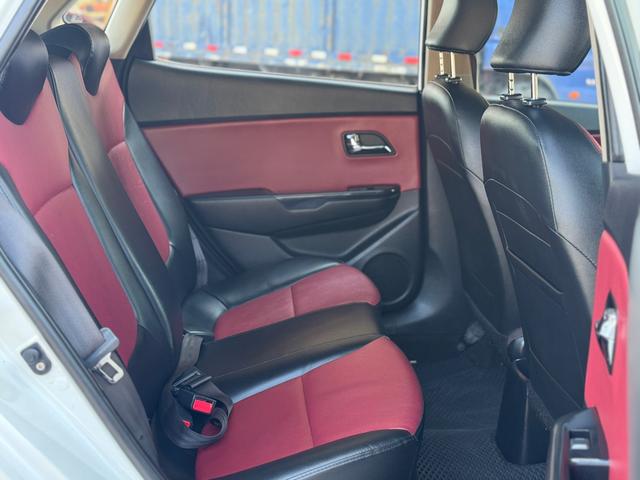 Kia K2 2014 car image #17