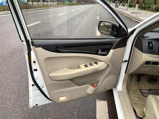 GEELY GC7 2013 car image #17