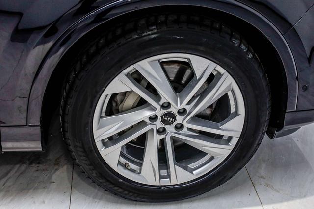 Audi Q7 2021 car image #17
